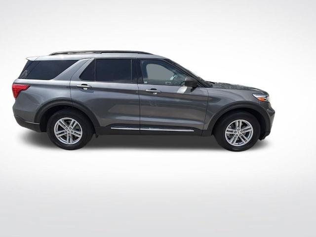 Certified 2023 Ford Explorer XLT RWD image 4