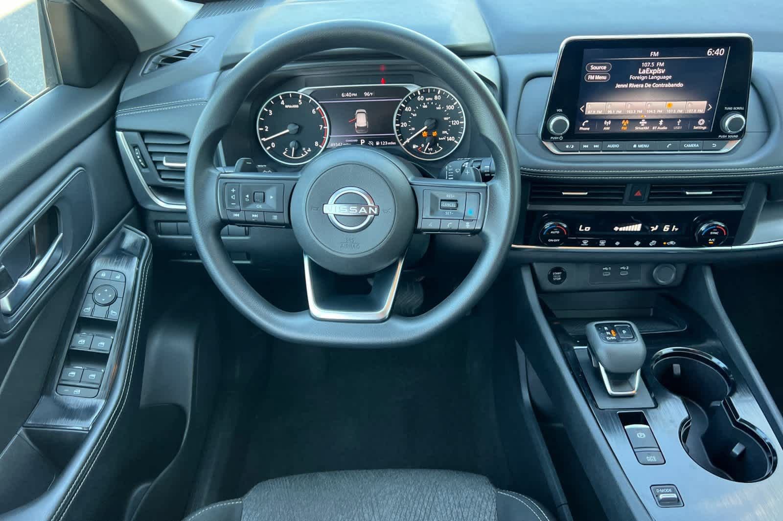 Used 2024 Nissan Rogue SV image 15