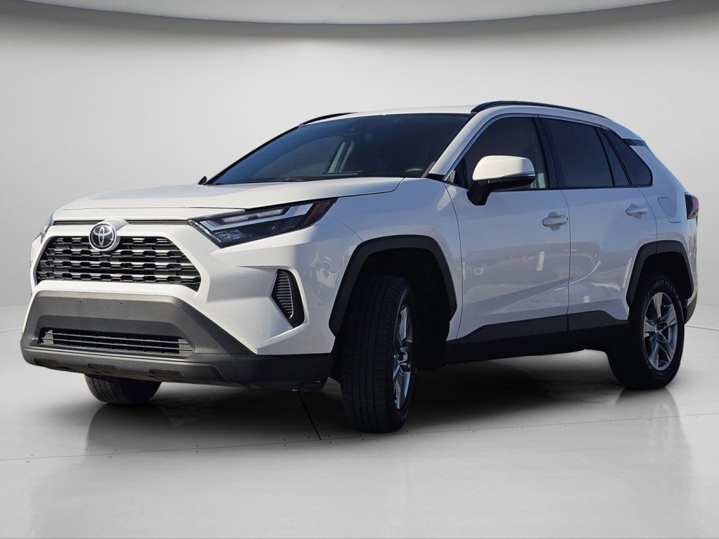 Used 2023 Toyota RAV4 XLE image 8