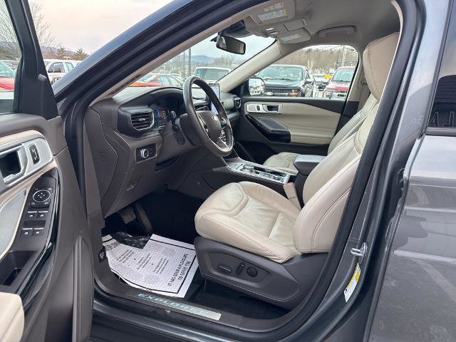 Certified 2023 Ford Explorer Platinum w/ Technology Package image 9