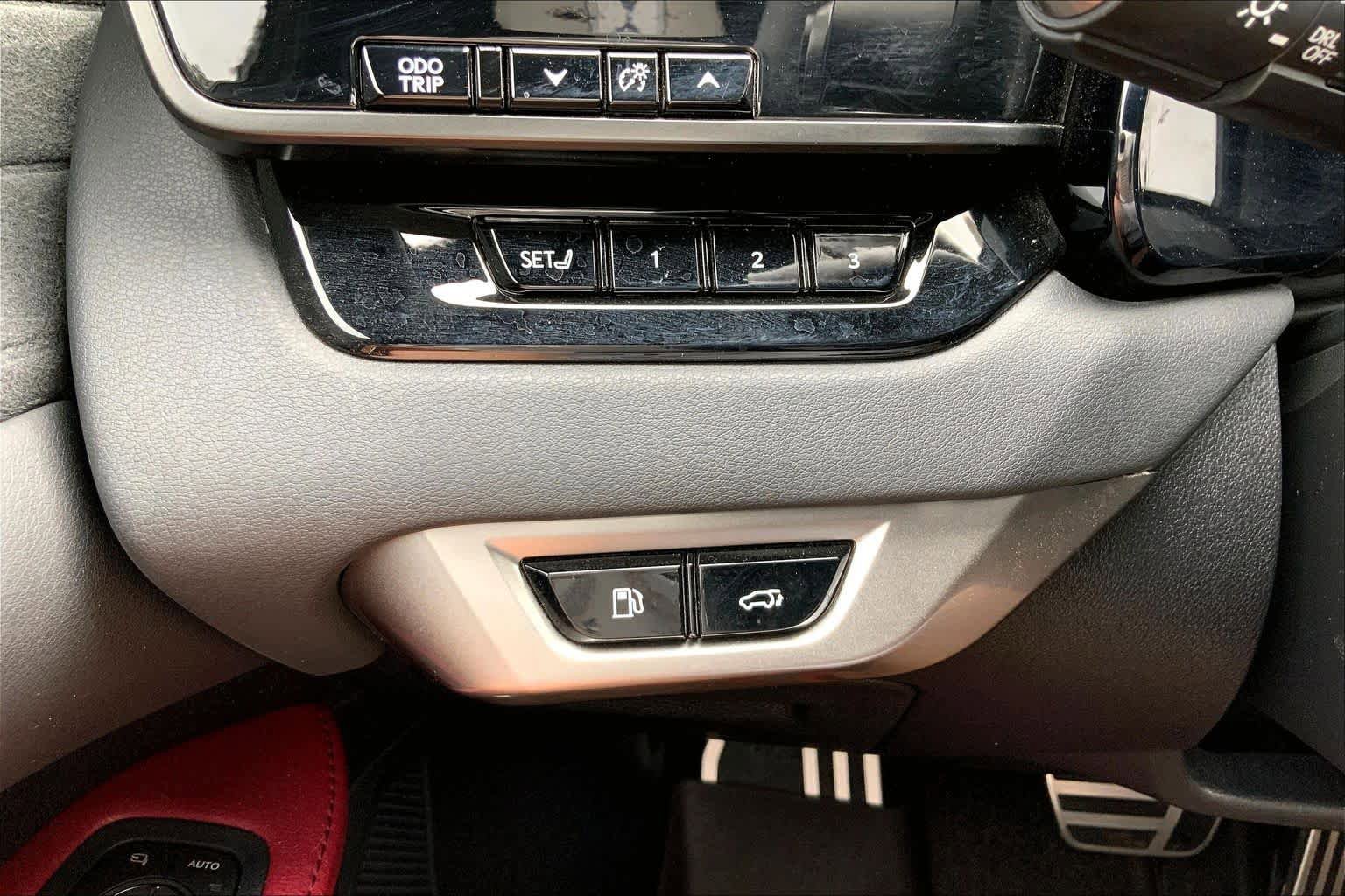 Used 2023 Lexus RX 500h F Sport w/ Accessory Package (Z1) AWD/4WD image 36