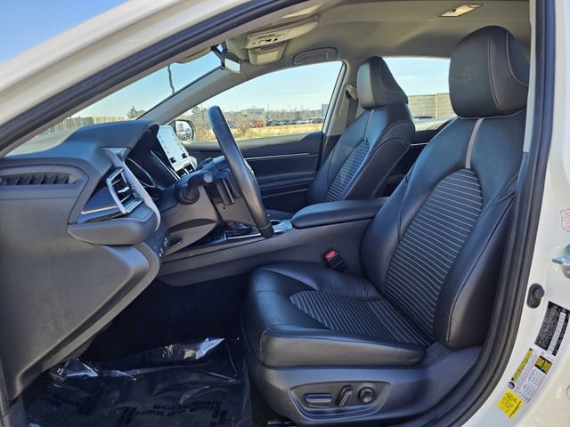 Used 2024 Toyota Camry SE image 12