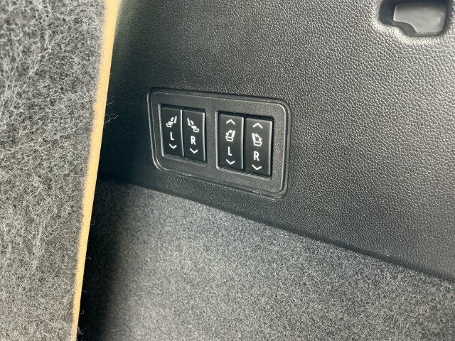 Used 2023 Cadillac XT6 Sport w/ Platinum Package AWD/4WD image 27