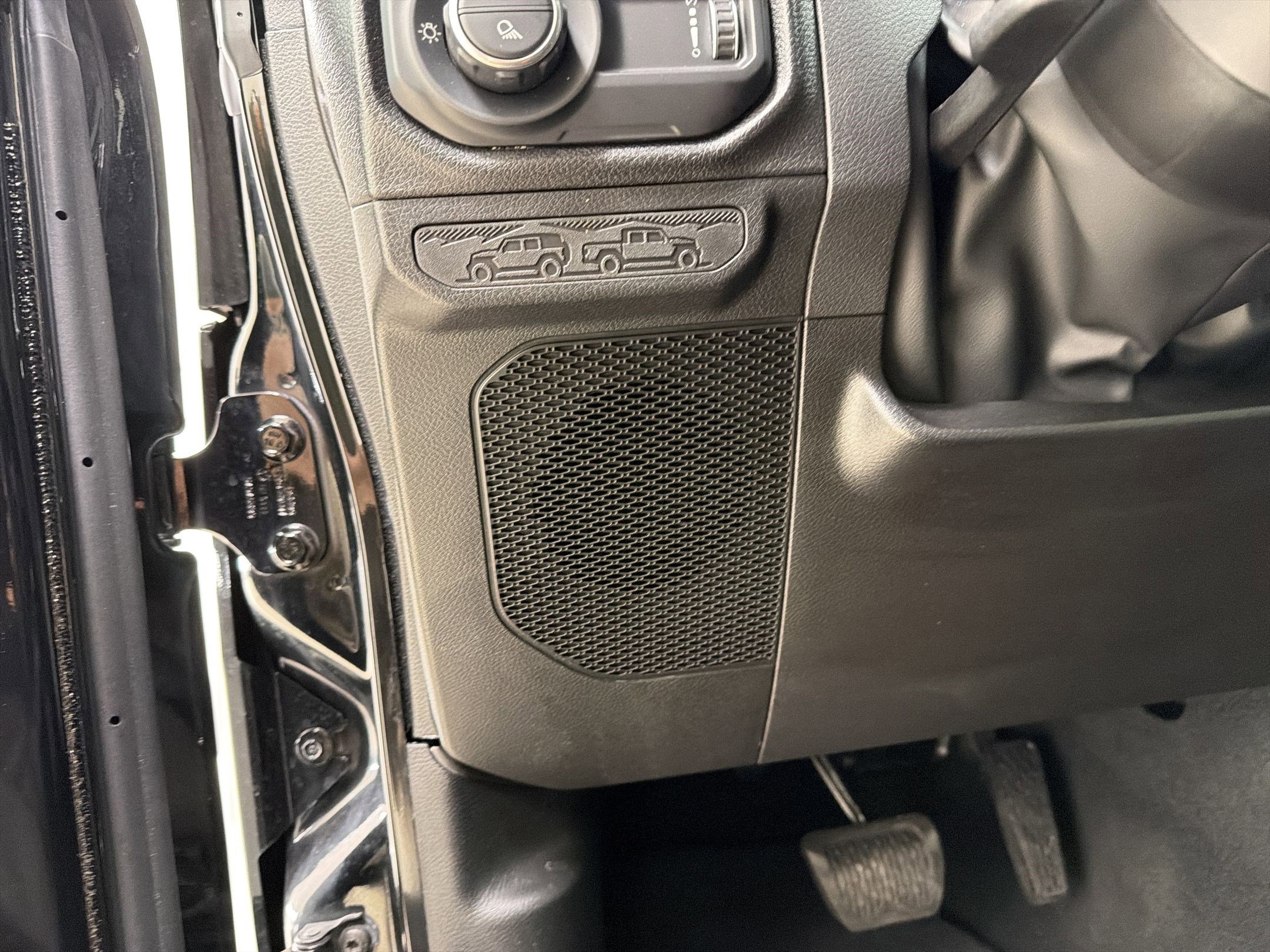 Used 2025 Jeep Gladiator Sport AWD/4WD image 21