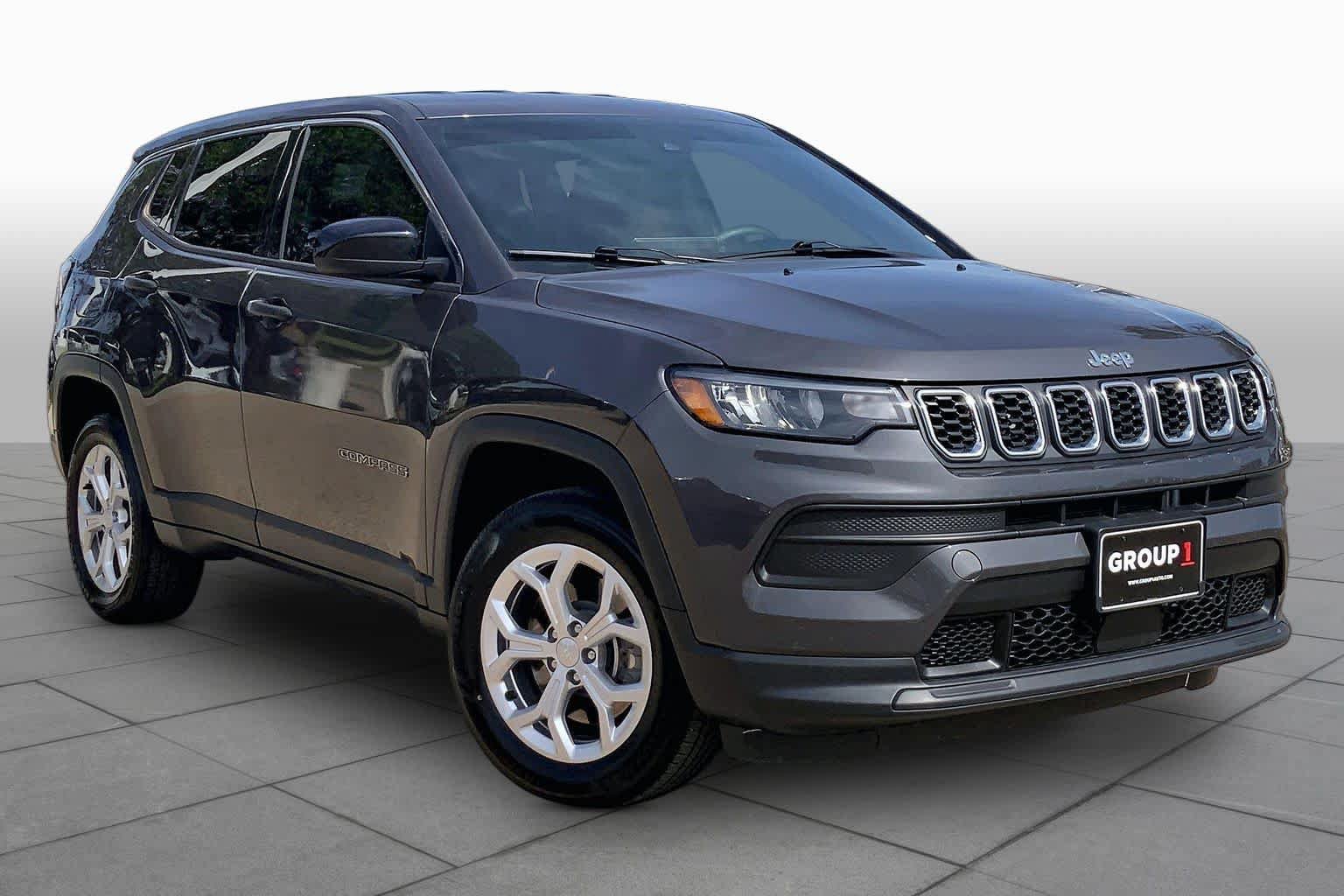 Used 2024 Jeep Compass Sport AWD/4WD image 3