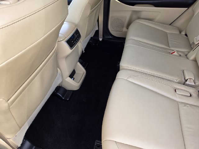 Used 2018 Toyota Highlander XLE AWD/4WD image 17