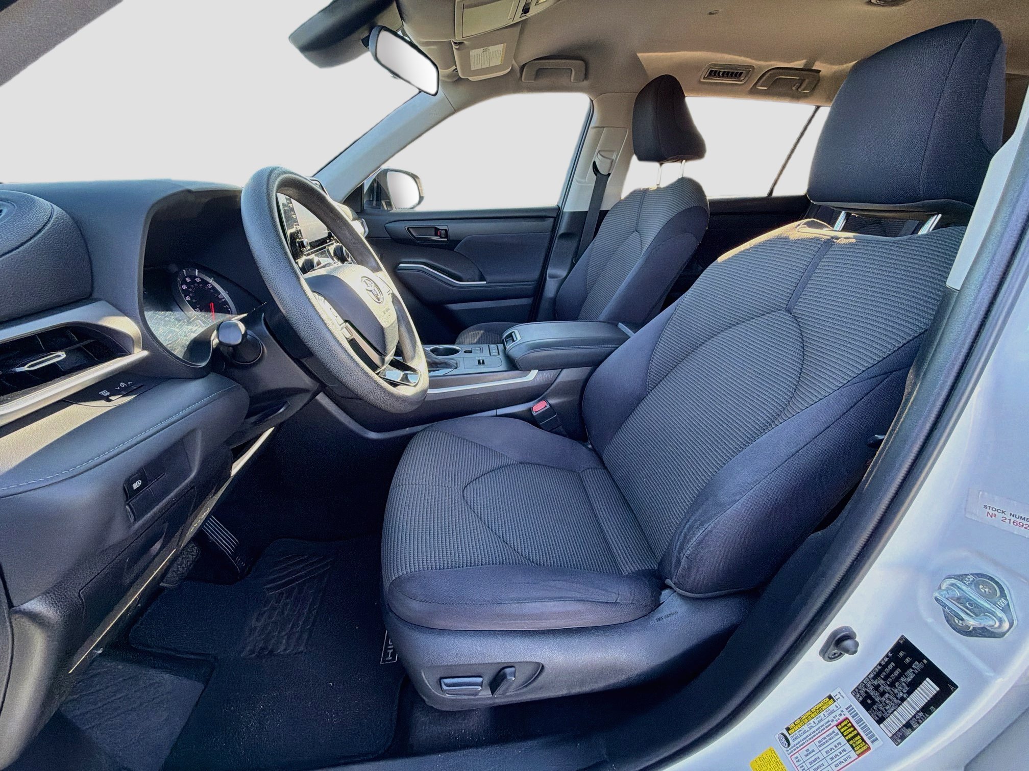 Used 2021 Toyota Highlander L FWD image 20