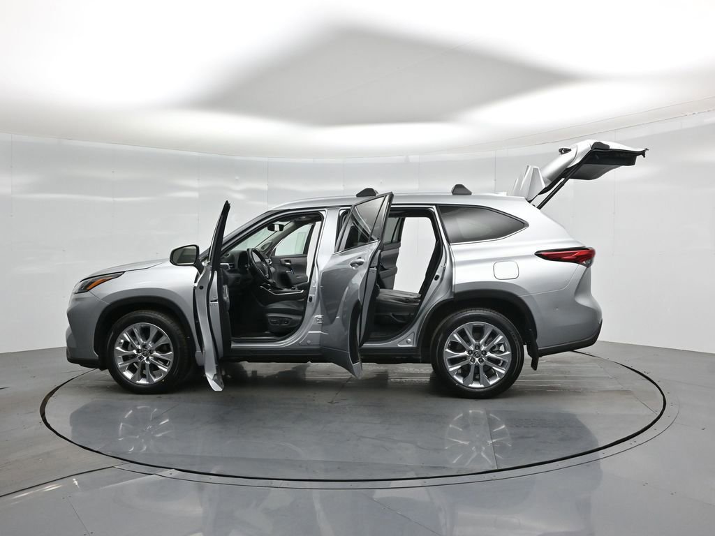 Used 2022 Toyota Highlander Limited image 59
