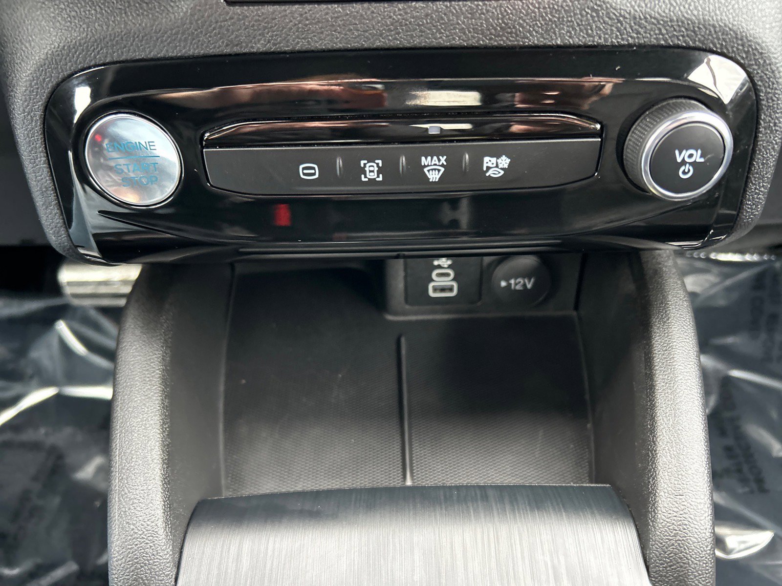 Certified 2024 Ford Escape ST-Line Select w/ Tech Pack #1 image 30