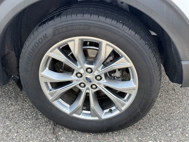 Certified 2022 Ford Explorer XLT w/ Equipment Group 202A image 5