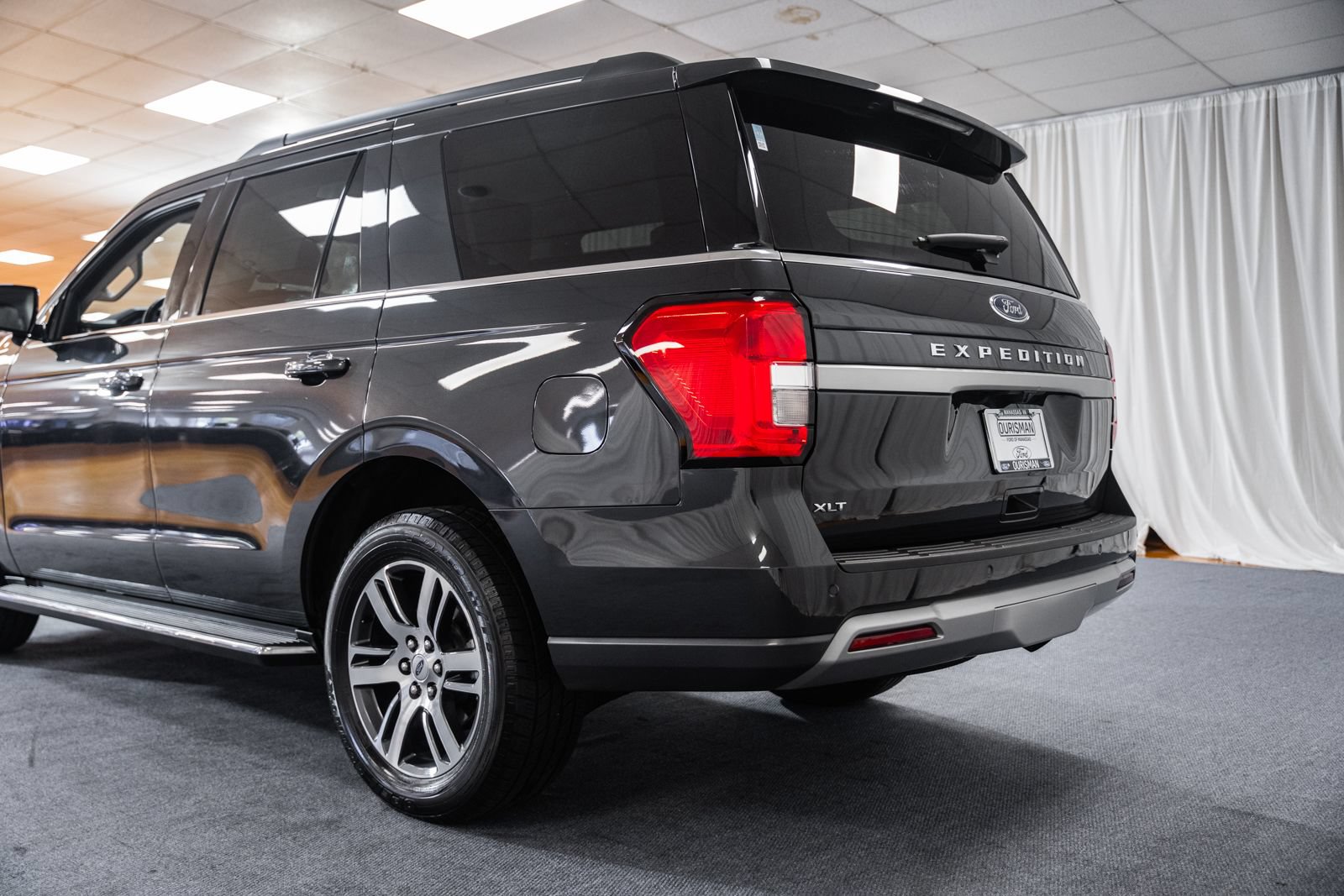 Certified 2023 Ford Expedition XLT AWD/4WD image 5