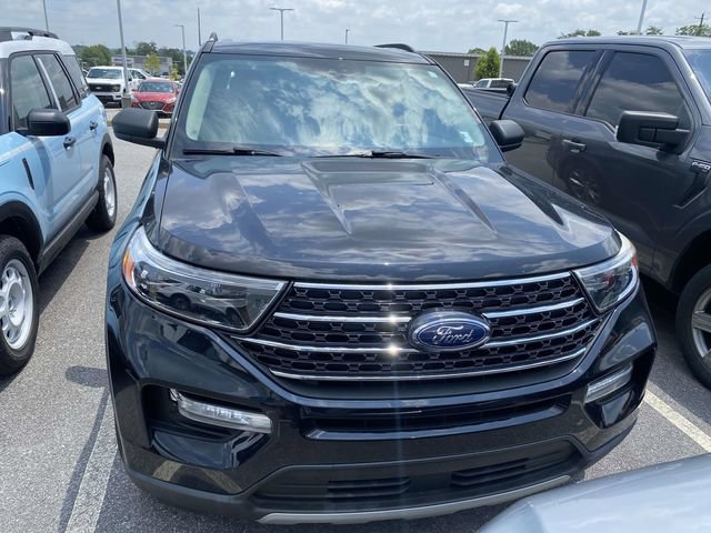 Certified 2021 Ford Explorer XLT w/ Equipment Group 202A RWD image 2
