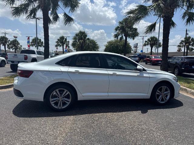 Used 2023 Volkswagen Jetta SE FWD image 5