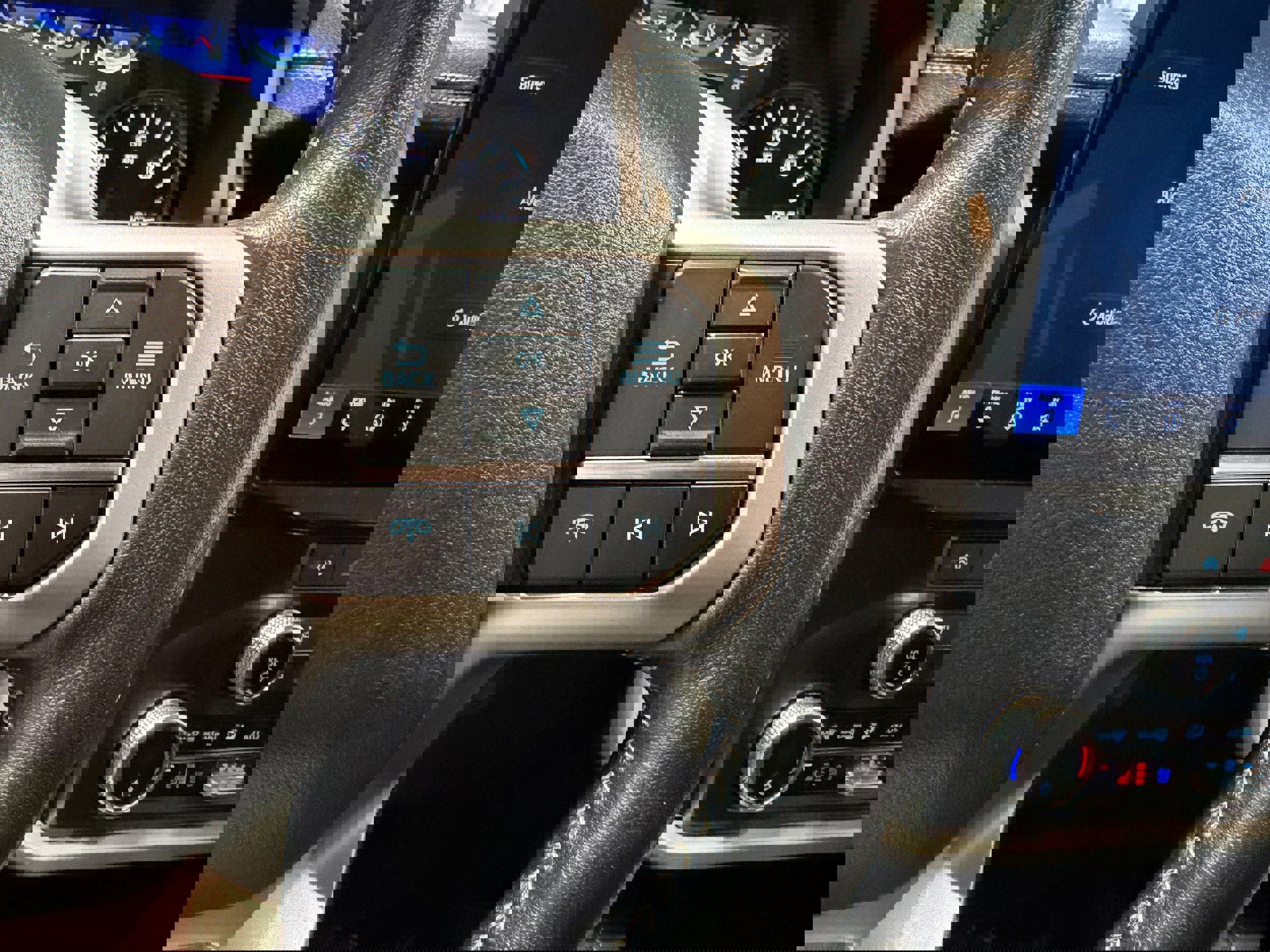 Certified 2024 Ford Expedition XLT image 21