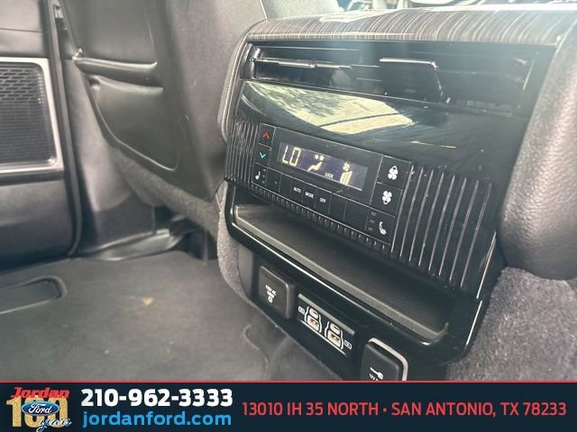 Used 2022 Jeep Wagoneer Series III AWD/4WD image 11