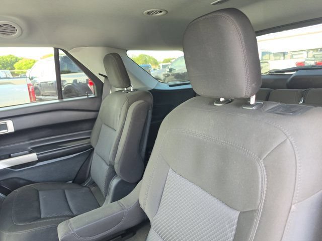 Certified 2023 Ford Explorer XLT RWD image 11