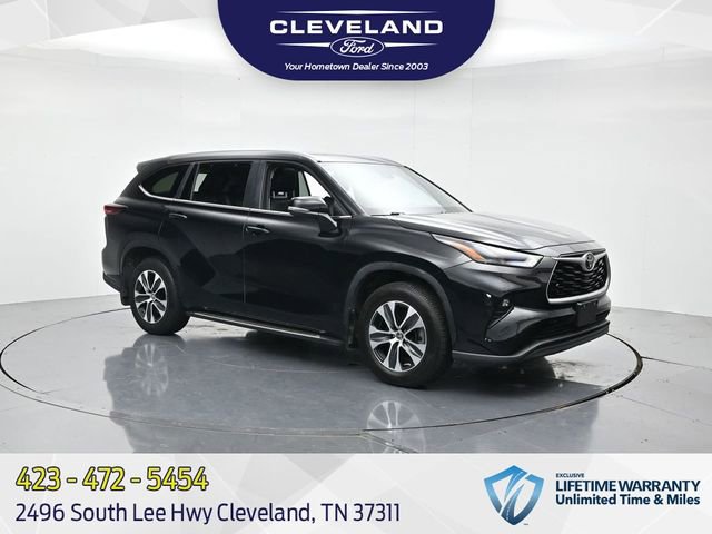 Used 2024 Toyota Highlander XLE
