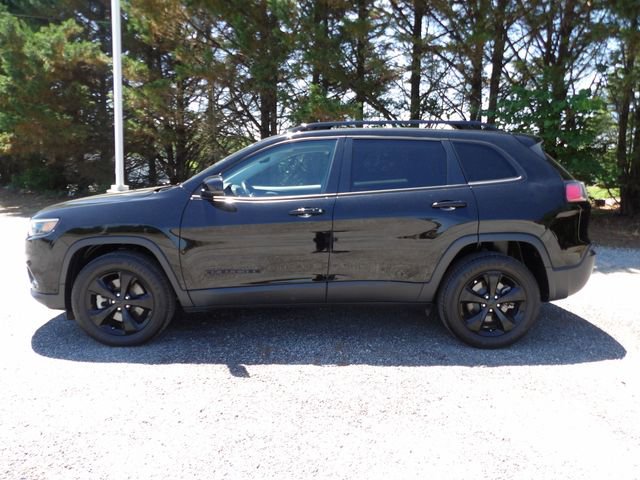 Used 2021 Jeep Cherokee Latitude Plus AWD/4WD image 2