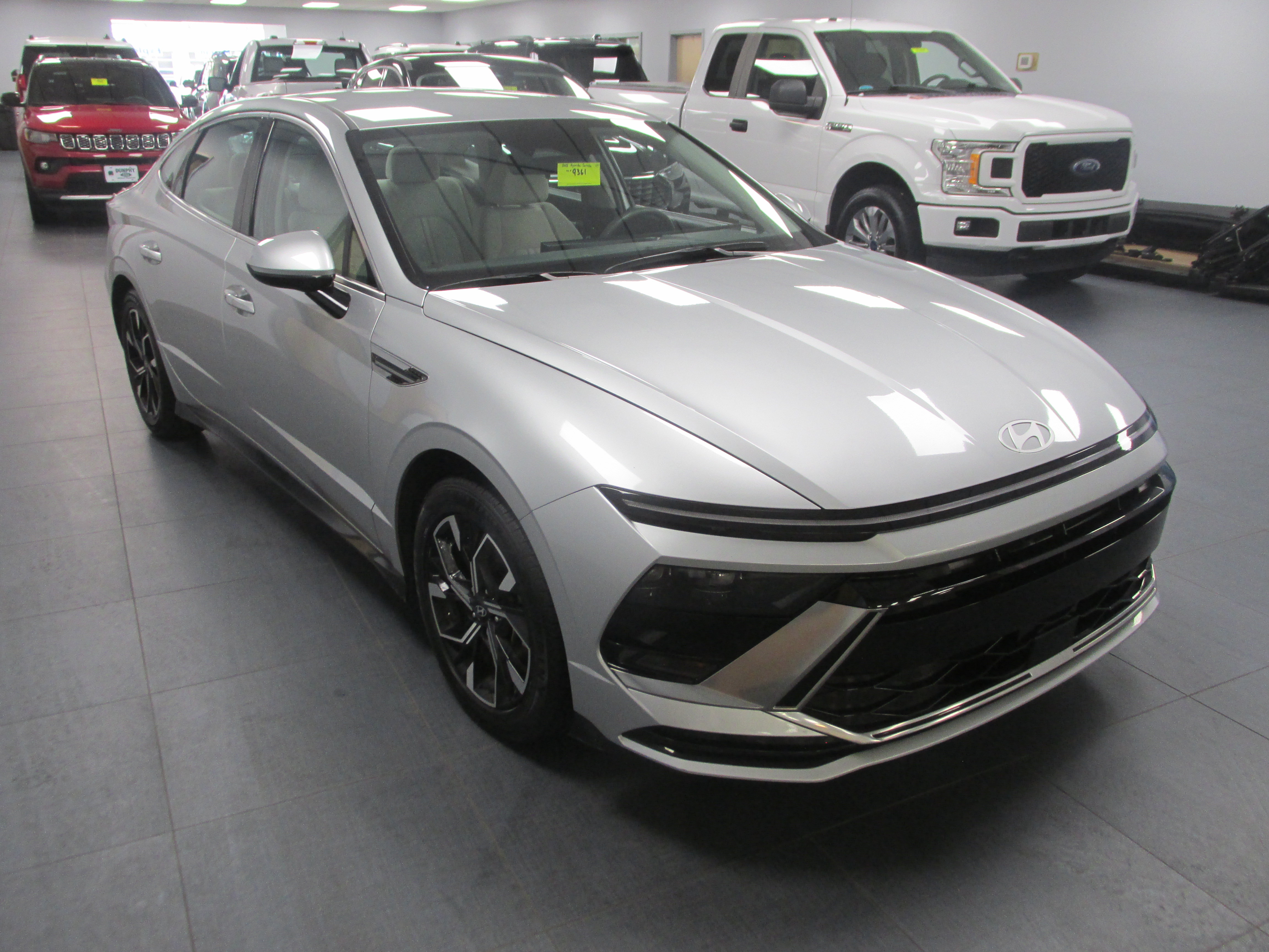 Used 2025 Hyundai Sonata SEL FWD image 3