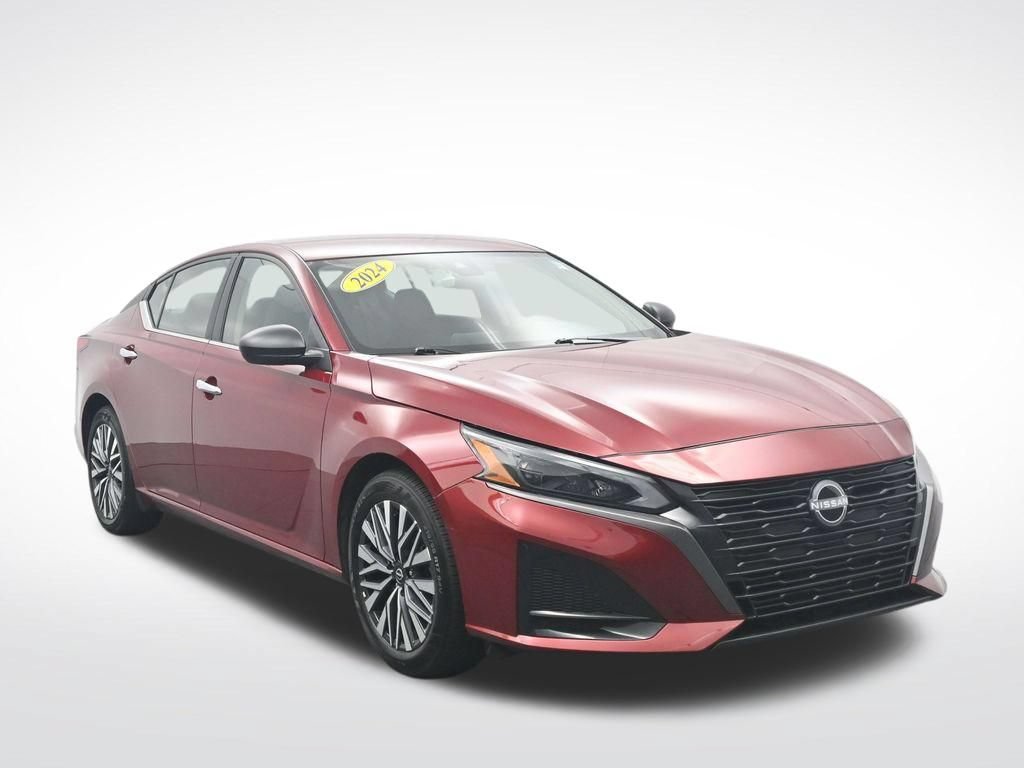 Used 2024 Nissan Altima 2.5 SV FWD image 3