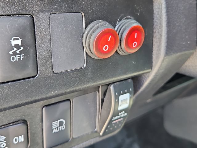 Used 2022 Toyota Tacoma SR5 AWD/4WD image 22