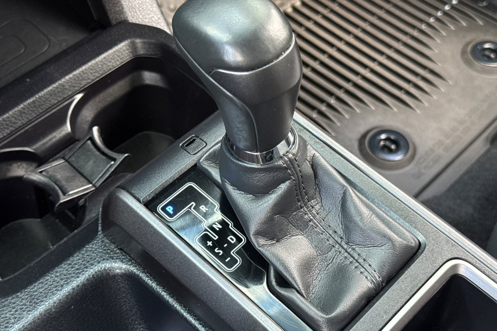 Used 2023 Toyota Tacoma TRD Off-Road w/ Black Out Package (TMS) AWD/4WD image 19