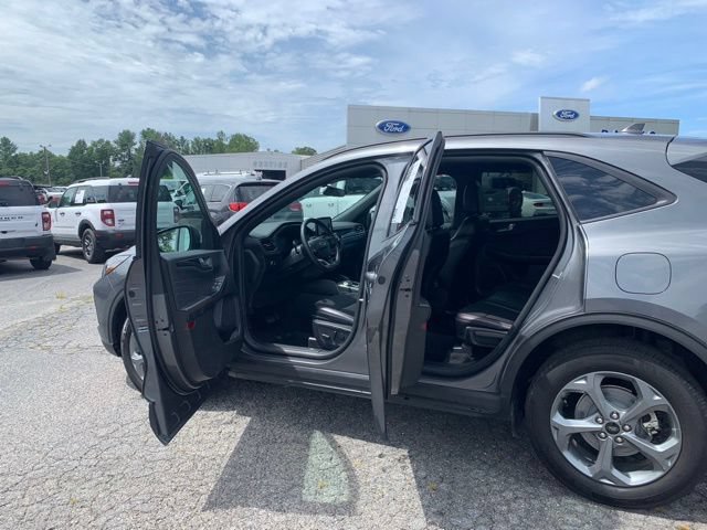 Certified 2025 Ford Escape ST-Line AWD/4WD image 17