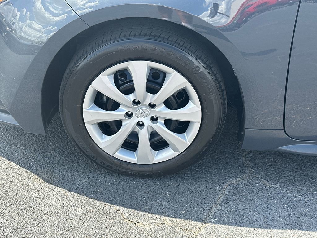 Used 2024 Toyota Corolla LE FWD image 11