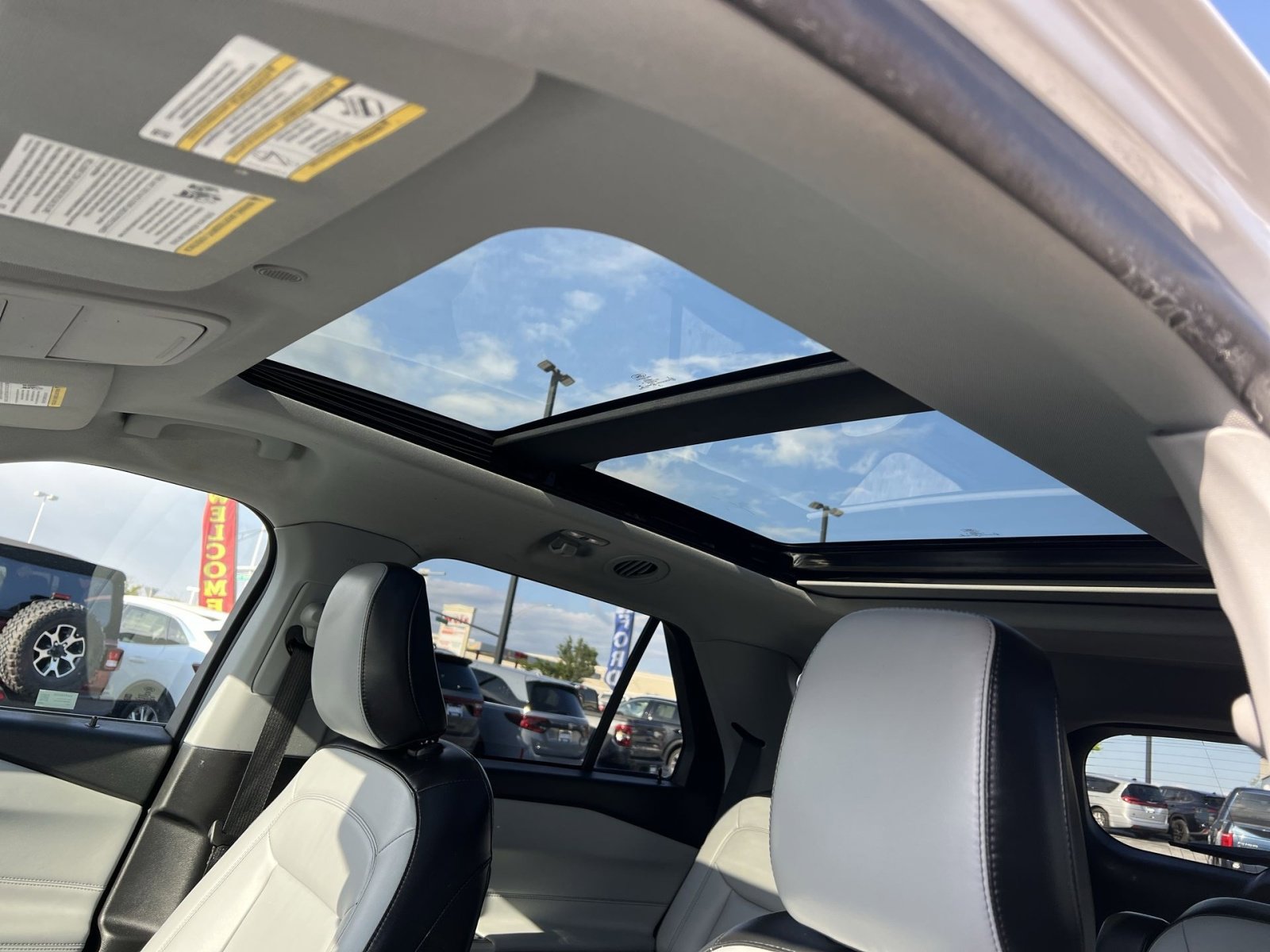 Certified 2021 Ford Explorer XLT w/ Equipment Group 202A AWD/4WD image 24