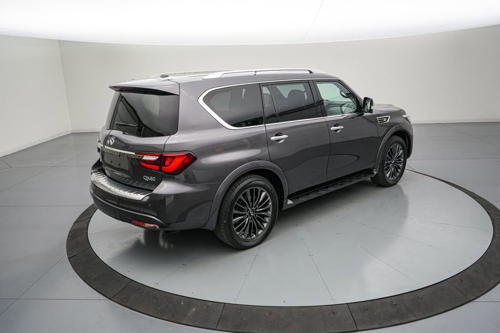 Used 2024 INFINITI QX80 Sensory AWD/4WD image 4
