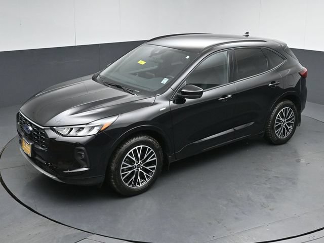 Certified 2024 Ford Escape ST-Line Select w/ Class II Trailer Tow Package AWD/4WD image 48