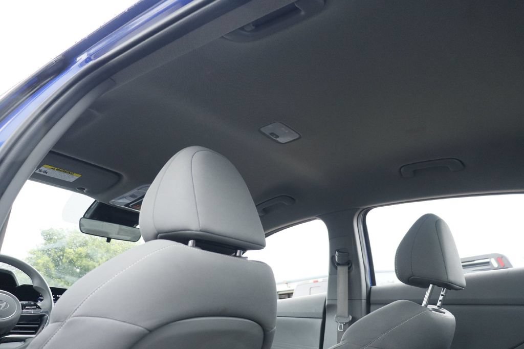 Used 2024 Hyundai Elantra SEL FWD image 21