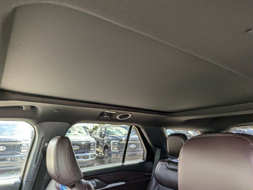 Certified 2026 Ford Explorer Platinum RWD image 21