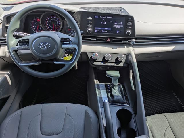 Used 2022 Hyundai Elantra SE FWD image 14