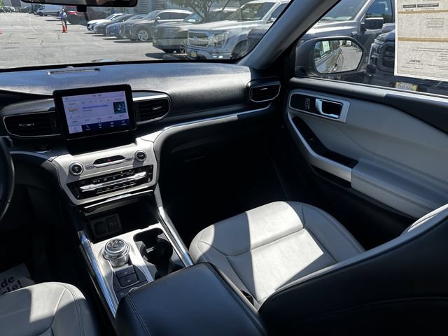 Certified 2021 Ford Explorer XLT w/ Equipment Group 202A AWD/4WD image 17