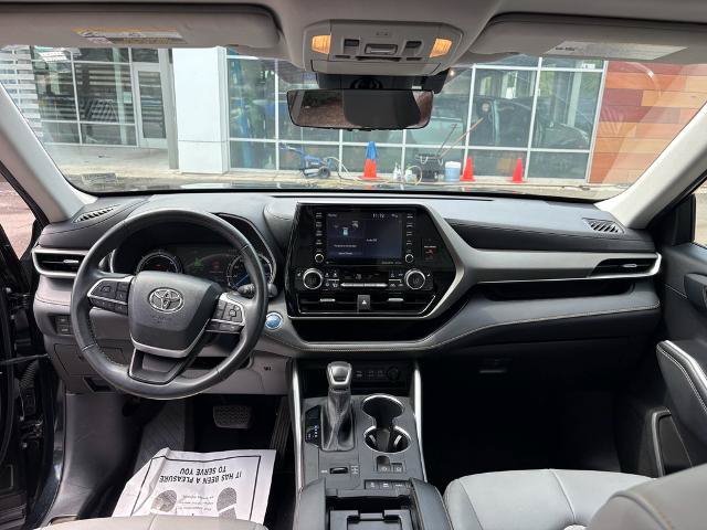 Used 2022 Toyota Highlander Bronze Edition AWD/4WD image 12