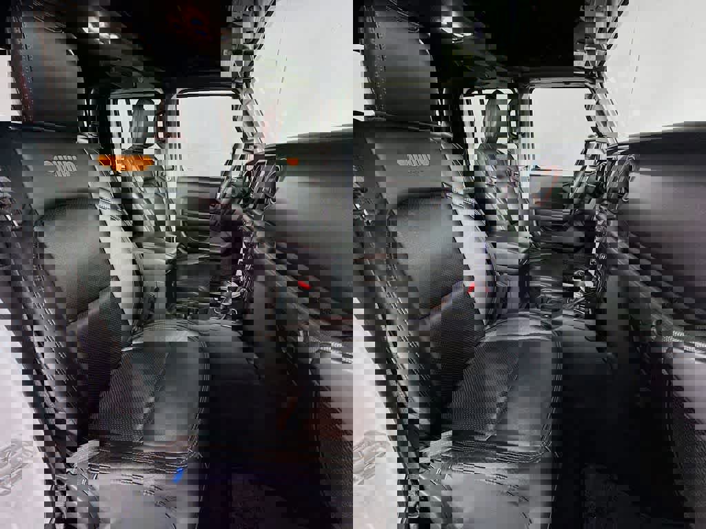 Used 2023 Jeep Gladiator Mojave w/ Dual Top Group image 18