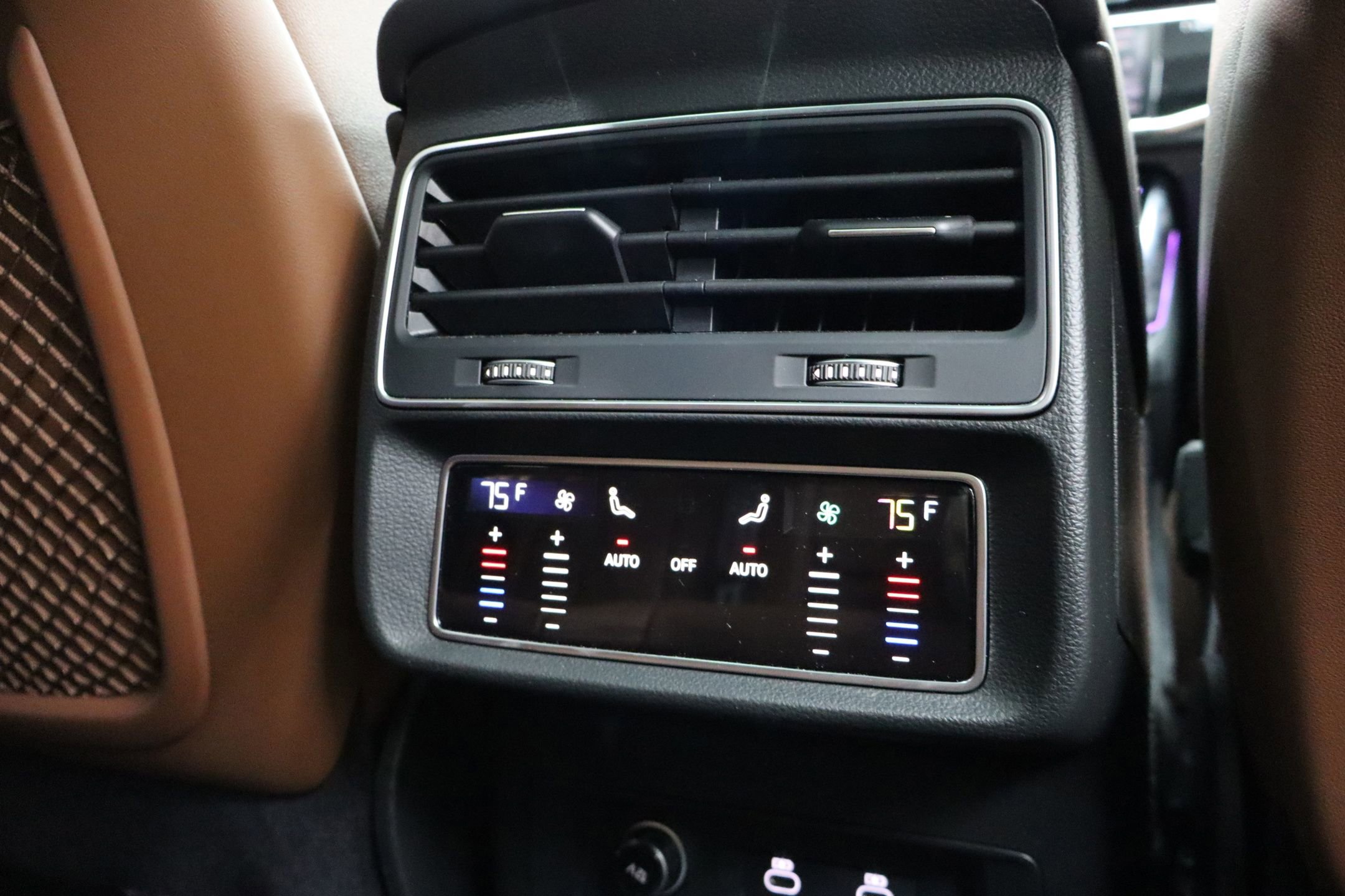 Used 2023 Audi Q8 Premium Plus w/ Premium Plus Package image 31