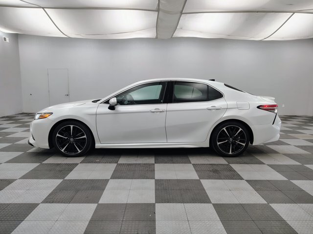 Used 2018 Toyota Camry XSE FWD image 4