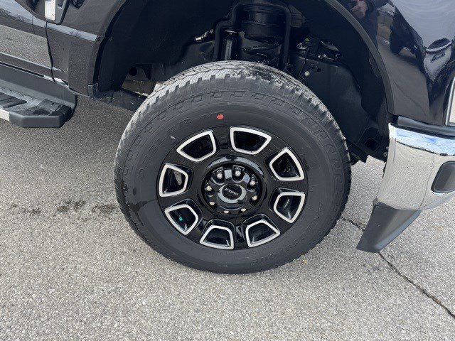 Certified 2023 Ford F250 Lariat w/ Chrome Package image 37