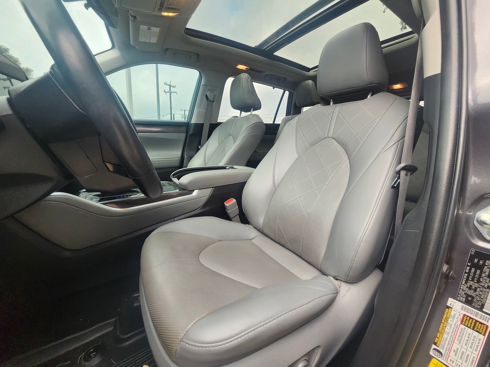 Used 2022 Toyota Highlander Platinum AWD/4WD image 11
