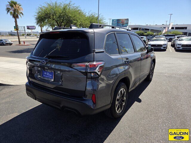 Used 2025 Subaru Forester AWD/4WD image 7