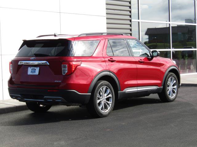 Certified 2022 Ford Explorer XLT w/ Equipment Group 202A AWD/4WD image 8