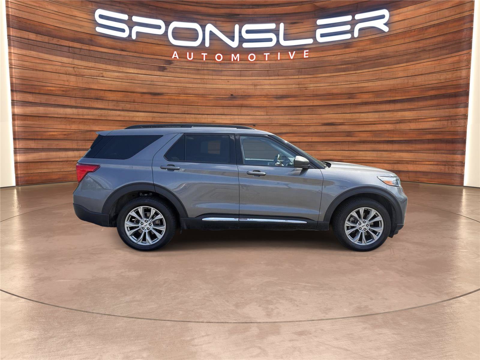 Certified 2023 Ford Explorer XLT w/ Equipment Group 202A AWD/4WD image 9