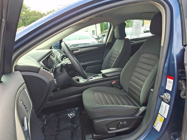 Certified 2018 Ford Fusion SE w/ Fusion SE Technology Package FWD image 17