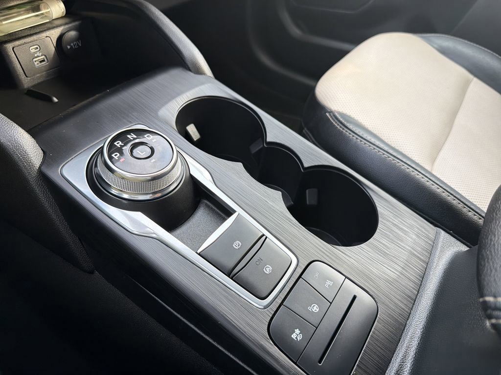 Certified 2022 Ford Escape Titanium w/ Titanium Elite Package image 24