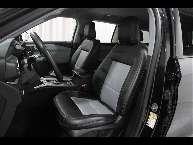Certified 2024 Ford Explorer XLT w/ Equipment Group 202A AWD/4WD image 6