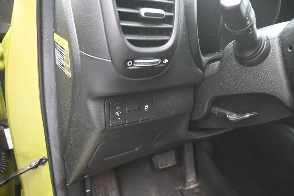 Used 2018 Kia Soul + FWD image 13