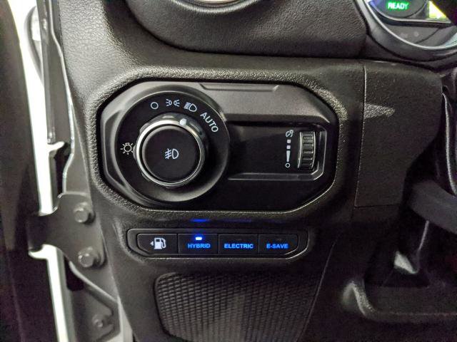 Used 2023 Jeep Wrangler Unlimited Sahara AWD/4WD image 16