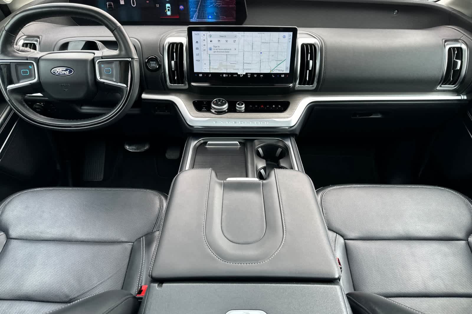 Certified 2025 Ford Expedition Platinum AWD/4WD image 3